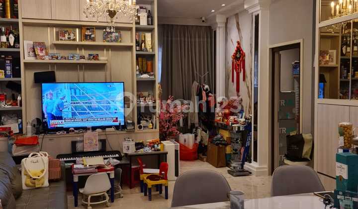 Rumah Mewah Riviera At Puri 4 Lantai Furnished Interior Baru Jual Segera - foto 1