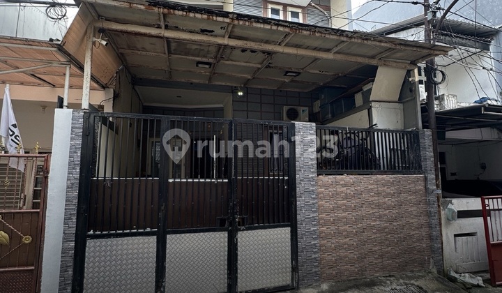 Rumah Cantik Minimalis Duri Kepa Ada Kamar di Bawah - foto 1