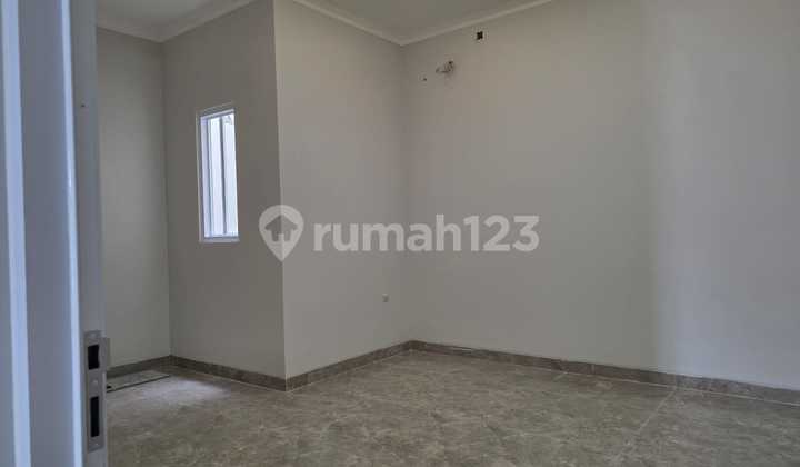 Dijual Rumah Brand New 4 Lantai di Citra Garden 3 Cengkareng - Jakarta Barat Luas Tanah 90 M² SHM - foto 1