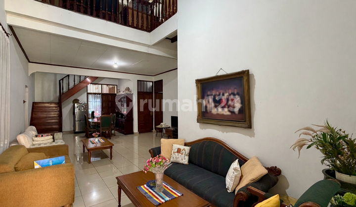 Jarang Ada! Rumah 11X20 Komplek Favorite Bebas Banjir Sunrise Garden Jakarta Barat - foto 1