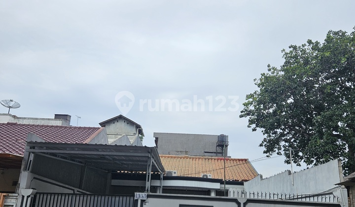 Rumah Strategis Dekat Jalan Utama & Cafe di Kavling Dki - foto 1