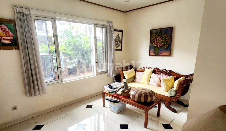 Rumah Siap Huni 2 Kavling SHM Puri Kencana Jakarta Barat - foto 1