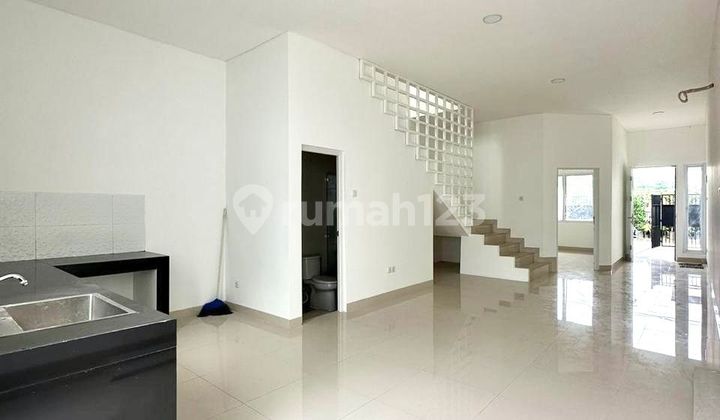 Dijual Rumah Rapi Siap Huni Meruya Utara Jakarta Barat - foto 1