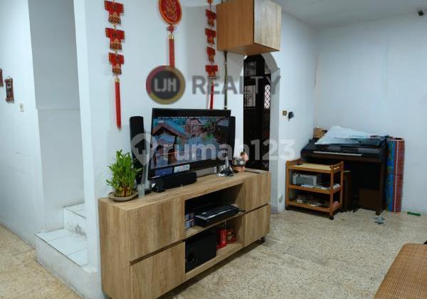 Dijual Rumah Kost 3 Lantai Dalam Komplek Lokasi Strategis di Tomangjakarta Barat - foto 1