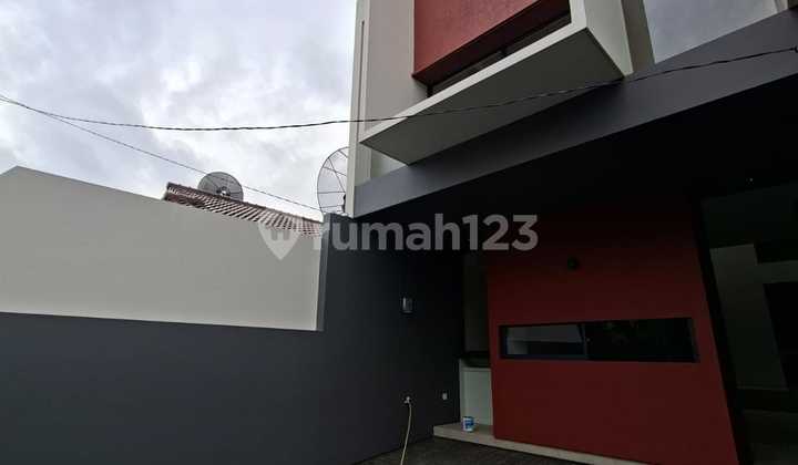 Rumah Jarang Ada, Brand New Alfa Indah, Jakarta Barat - foto 1