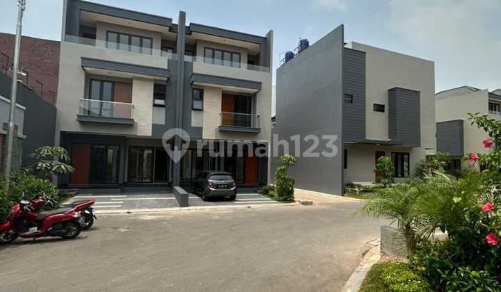 Forsale Brand New Townhouse Modern Minimalist House Arteri Kelapa Dua Kebon Jeruk Jakarta Barat - foto 1