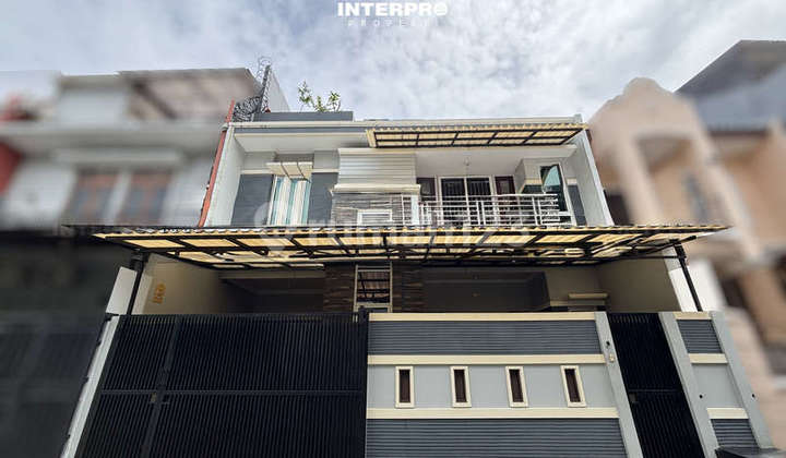 Rumah Siap Huni Dijual Tomang Furnished Hadap Barat Daya 137M2 - foto 1