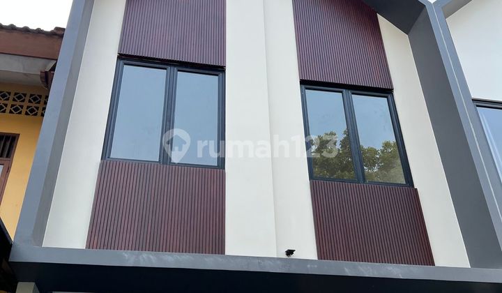 Dijual Rumah Meruya Jakarta Barat 5X25 2 Lantai 2,35M - foto 1