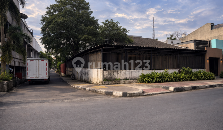 Tempat Usaha 396M2 Pinggir Jalan Tanjung Duren Jakarta Barat - foto 1