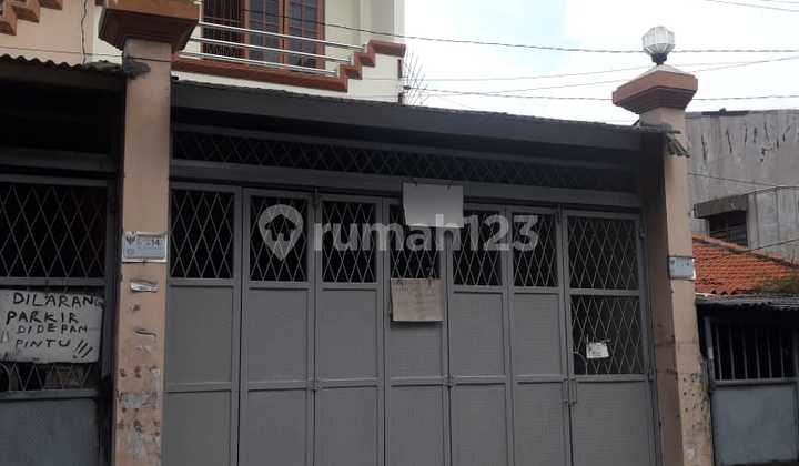 Rumah 2,5 Lantai Pinggir Jalan 2 Mobil Jembatan Dua - foto 1