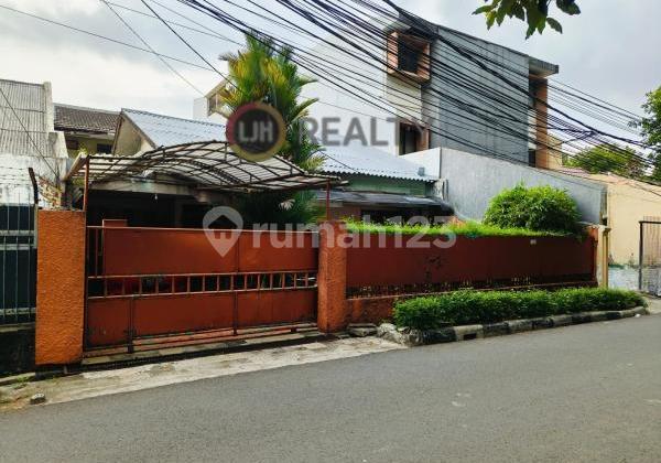Dijual Rumah Luas, Asri, Nyaman Lokasi Sangat Strategis Gelong, Tomang Jakarta Barat - foto 1
