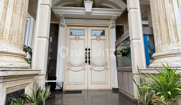 Rumah Mewah Furnish SHM Green Garden 300M Jakarta Barat - foto 1