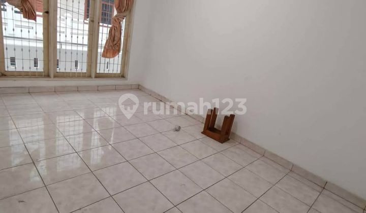 Rumah 2,5 Lantai di Tanjung Duren Selatan Jkt Barat - foto 1