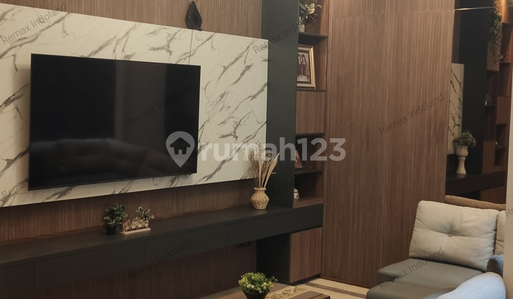 Dijual Permata Buana 3 Lantai LT 190M2 Lokasi Bagus Aman Bebas Banjir - foto 1