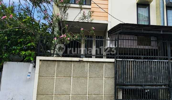 Rumah Siap Huni 6X20 Strategis di Duri Kepa(Dk455) - foto 1