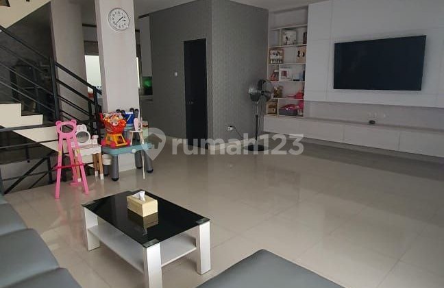 Jual Segera Rumah Cantik 3.5 Lantai, SHM, di Area Strategis Tanjung Duren, Grogol Petamburan, Jakarta Barat - foto 1