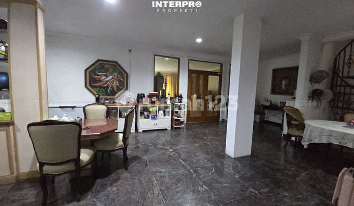 Rumah Hook 2 Lantai Permata Buana Hadap Selatan dan Barat - 444M2 - foto 1