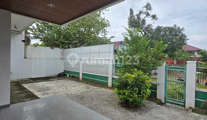 Hitung Tanah Rumah Hook Taman Kedoya Baru Jakarta Barat Dekat Pintu Tol Kebon Jeruk - foto 1