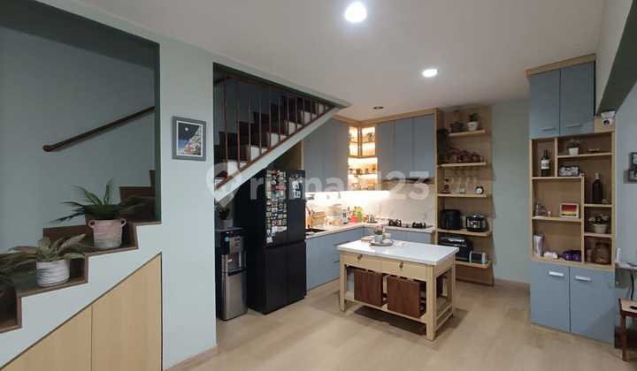 Hot Deal,Rumah 2 Lantai di Jakarta Barat Dekat Binus University - foto 1