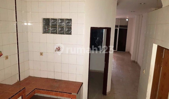 Dijual Cepat Rumah Luas di Jelambar - 2Kt+2 Kantor - foto 1
