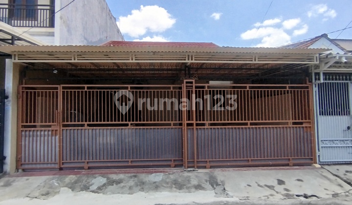 Rumah Siap Huni, Baru Selesai di Renovasi, Dekat dengan Stasiun KRL dan Bebas Banjir - foto 1
