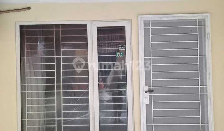 Dijual Murah Rumah Rapi Baru Renovasi di Golden Palm Jakarta Barat - foto 1