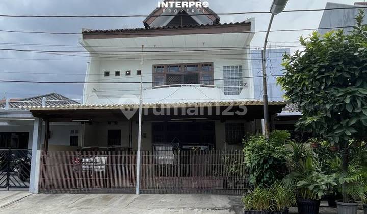 Rumah 3 Lantai Dijual Puri Indah Area Aman Banjir - Luas 160M2 - foto 1