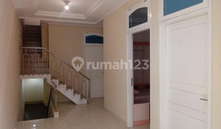 Rumah Second Wilayah Kemanggisan Jakarta Barat - foto 1
