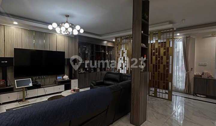 Rumah Besar Bagus SHM 2 Lantai di Puri Mansion Jakarta - foto 1