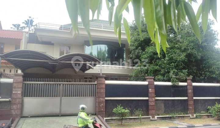 Rumah Hook Mewah di Daerah Puri Indah Jakarta Barat - foto 1