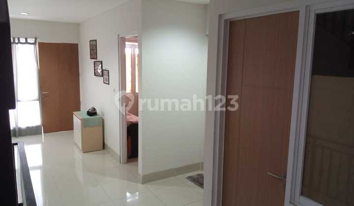 Rumah 2,5 Lantai di Duri Kepa Jakarta Barat - foto 1