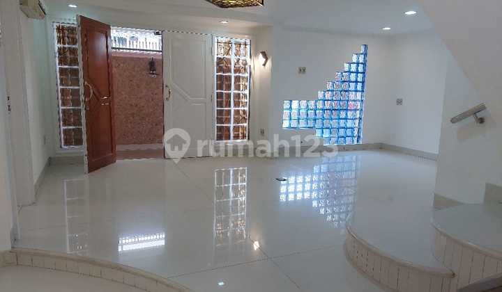 Rumah Bagus dan Terawat di Tanjung Duren Utara Jakarta Barat Nego - foto 1