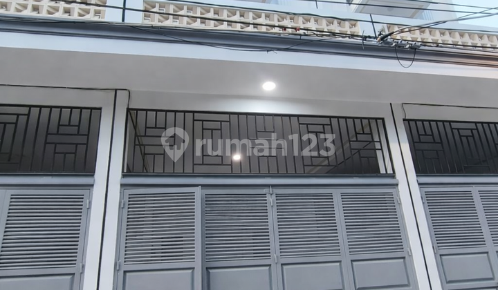 Jual Cepat Rumah / Rukan Baru di Taman Ratu - foto 1