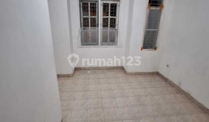 Dijual Mutiara Taman Palem Cengkareng LT 60 Hadap Utara - foto 1