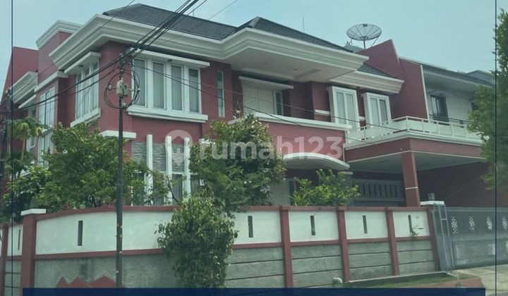 Dijual Cepat Rumah Bagus Posisi Hoek Siap Huni Full Furnished di Greenville, Jakarta Barat - foto 1