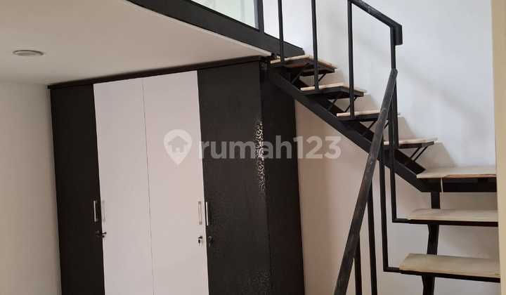 Turun Harga! Rumah Green Lake City Amerika - 2,5 LT, 5+1 KT, Full AC - foto 1