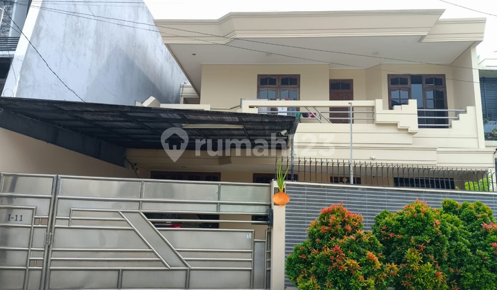 Rumah SHM Furnished Hadap Barat Daya 2 Lantai di Jelambar Jakbar - foto 1