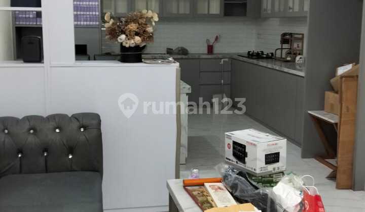 Dijual Rumah Cantik 3 Lantai The Pasadena Cengkareng - foto 1
