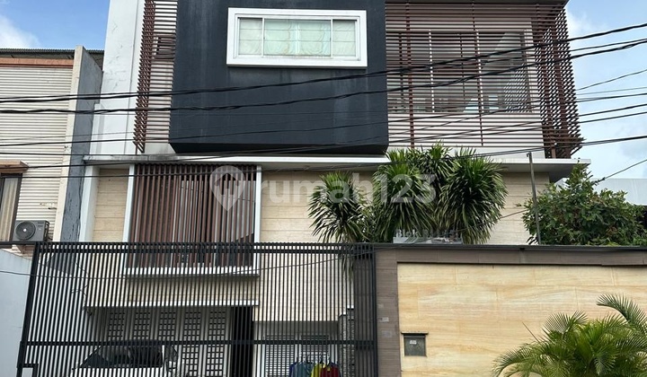 Dijual Rumah Huk 3 Lantai Furnished Citra 2 Ext - foto 1