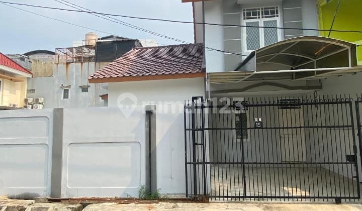 Rumah Hook Siap Huni Lokasi Strategis Taman Palem Lestari - foto 1