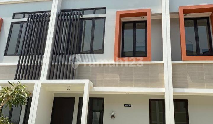 Frans Cen-Rumah Baru Dijual Rumah di Casajardin.cluster.. .Wow Bagus Lokasi Rumah Casajardin Cluster ..Lt.5x12/ 3Lantai - foto 1