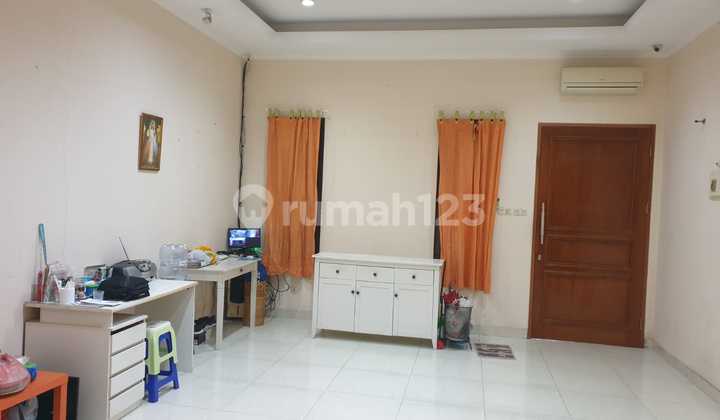 Dijual Rumah Minimalis 3 Lantai di Rasamala Tomang, Jakarta Barat. - foto 1