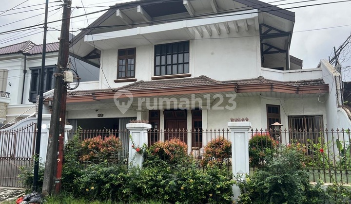 Rumah di Ji. Karmel Kemanggisan Kebon Jeruk, Jakarta Barat - foto 1