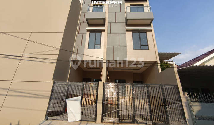 Rumah Dijual Duri Kepa Dalam Komplek Dekat dengan Taman - LT 72M2 - foto 1