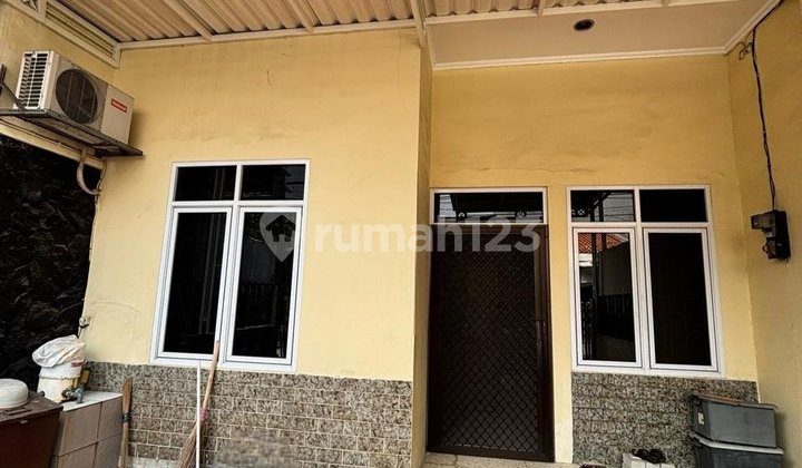 Taman Ratu Rumah Dekat ke Jalan Raya Lingkungan Tenang - foto 1