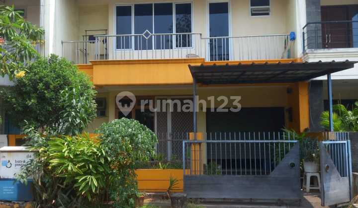 Rumah 2 Lantai Taman Kebon Jeruk Interkon Jakarta Barat Harga Menarik Parkir bisa 4 Mobil - foto 1