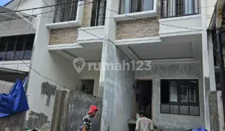 Dijual/ Sewa Rumah Komplek Eksklusif Greenville - foto 1