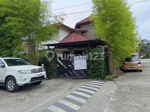 Rumah 2 Lantai Semi Furnished di Perumahan Grawisa, Jakarta Barat - foto 1