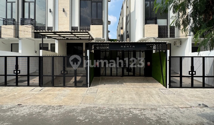 Rumah Baru Modern Minimalis 3 Lantai, Bebas Banjir Best Fengsui - foto 1