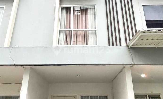 Dijual Rumah 3 Lantai Cluster Cendrawasih Residence Jakbar - foto 1